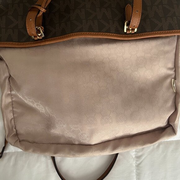 Michael Kors Jet Set MK Signature Brown Medium Top Zip Snap Pocket Tote - Picture 10 of 15